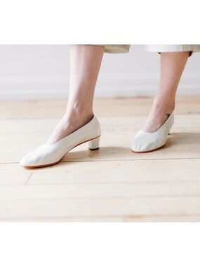 NWOT Martiniano High Glove Leather Round Toe Heel in White 39.5 EU 9.5 US